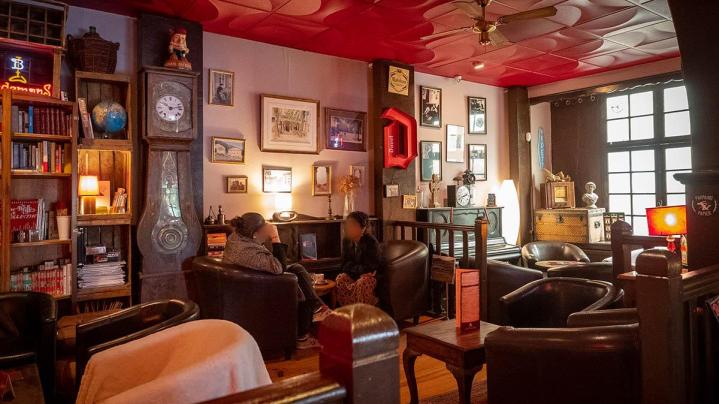 Rendez-vous dans notre bar pour prendre votre café